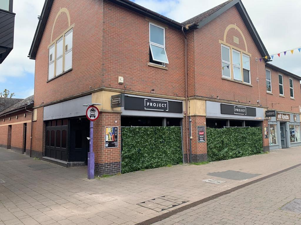 2223, Market Street, Loughborough... Retail property (high street) £