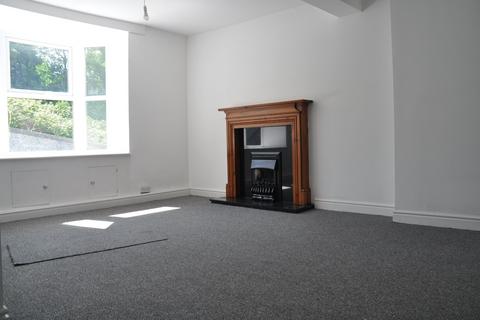 3 bedroom end of terrace house to rent, Gilbert Street, Holyhead