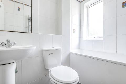 undefined, Nether Street, North Finchley, London, N12