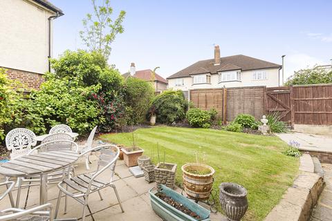65 Torrington Park, London, N12 9PN