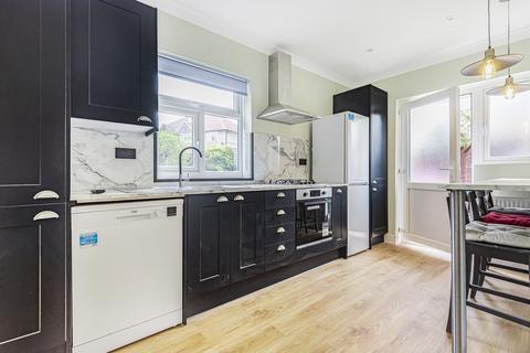 65 Torrington Park, London, N12 9PN