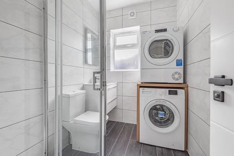 65 Torrington Park, London, N12 9PN