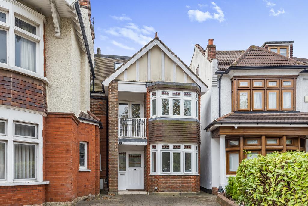 Powys Lane, London, N13 3 bed apartment £565,000