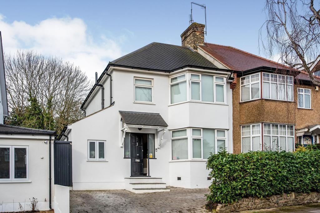 Hillside Gardens, Barnet, EN5 3 bed semi-detached house - £885,000