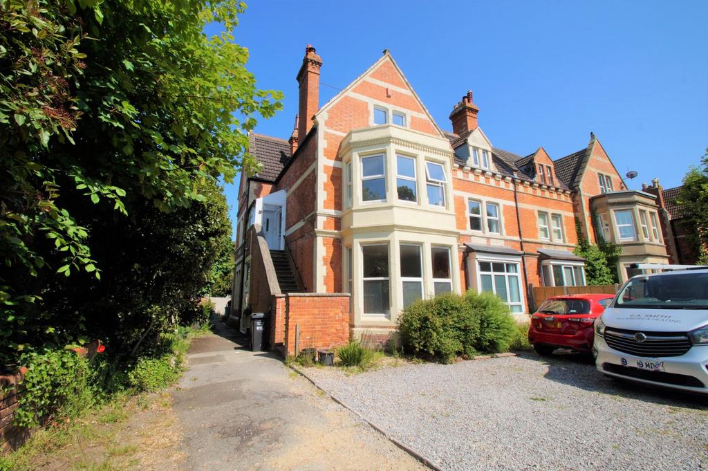 Berrow Road, BurnhamonSea, Somerset, TA8 3 bed apartment for sale £315,000