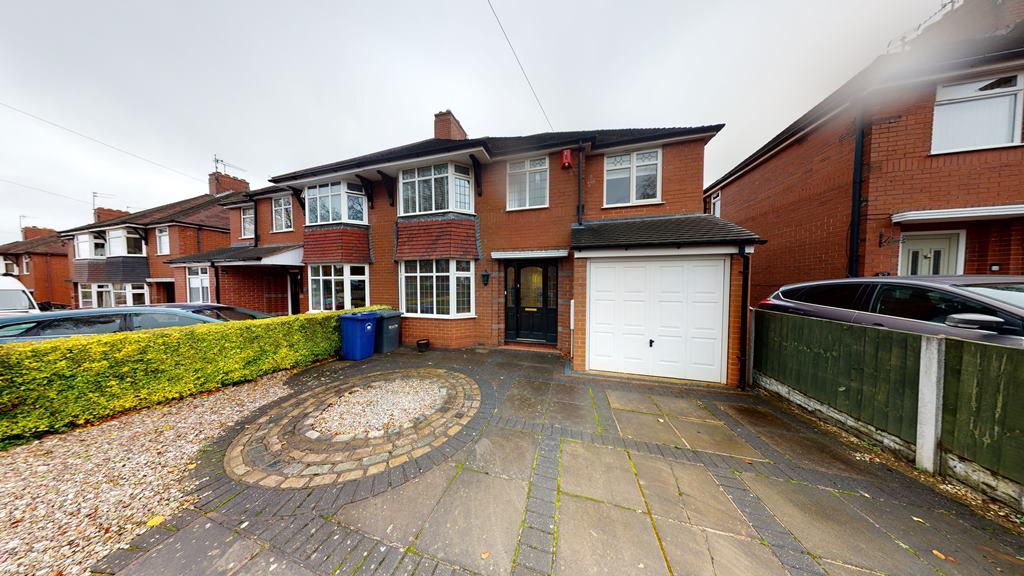 Lincoln Avenue, Clayton, NewcastleunderLyme, ST5 4 bed semidetached