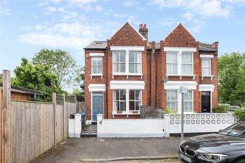 3 bedroom semi-detached house to rent, Albany Road