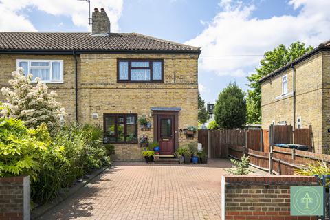 2 bedroom end of terrace house for sale - Barrow Close, N21