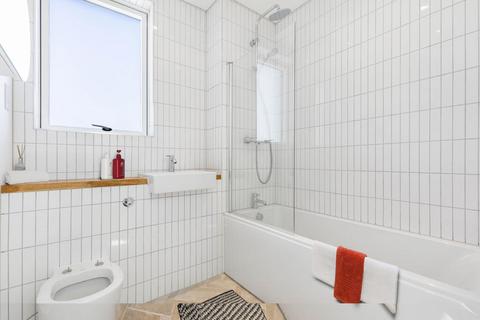 Flat 6, Macleane House, 67 Drummond Road, Croydon, CR0 1GF