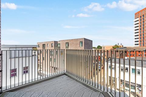 Flat 6, Macleane House, 67 Drummond Road, Croydon, CR0 1GF