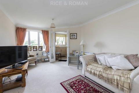 1 bedroom retirement property for sale, Oyster Lane, West Byfleet KT14