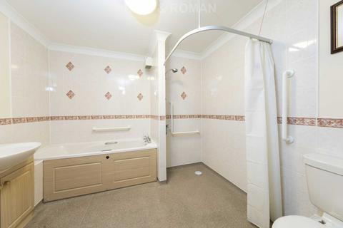 1 bedroom retirement property for sale, Oyster Lane, West Byfleet KT14