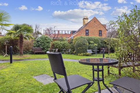 1 bedroom retirement property for sale - Springfield Meadow, Weybridge KT13