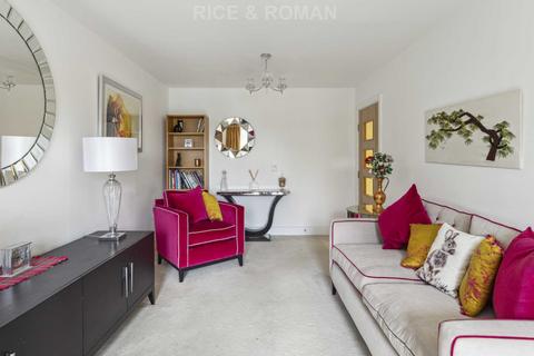 1 bedroom retirement property for sale - New Zealand Avenue, Walton On Thames KT12
