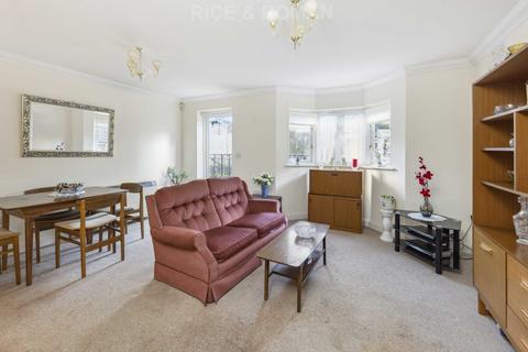 2 bedroom retirement property for sale, Bridge Street, Walton On Thames KT12