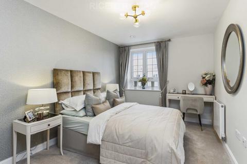 2 bedroom retirement property for sale - Twickenham Road, Isleworth TW7