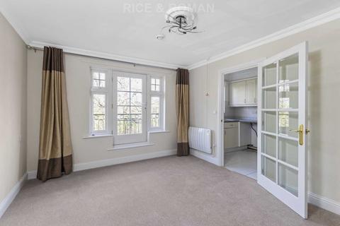 2 bedroom retirement property for sale, Epsom Road, Leatherhead KT22