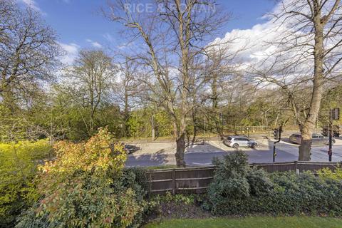 2 bedroom retirement property for sale, Epsom Road, Leatherhead KT22