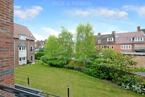 2 bedroom retirement property for sale - Bridge Street, Walton On Thames KT12