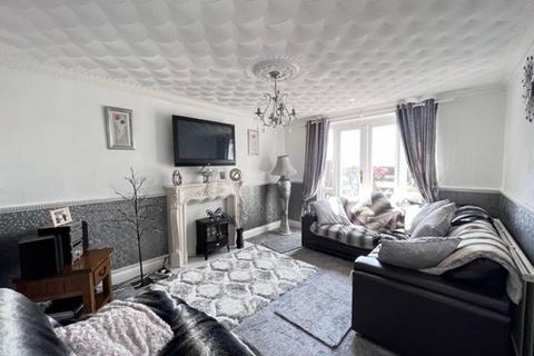 3 bedroom terraced house for sale, Heather Close, Sirhowy, Tredegar