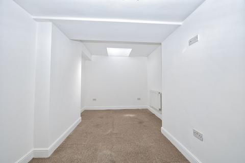 Flat 7, 27 - 31 High Street, Dover, CT16 1FB