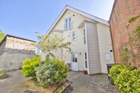 Flat 7, 27 - 31 High Street, Dover, CT16 1FB