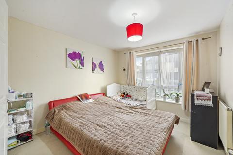 2 bedroom flat for sale - Gale Street, Dagenham RM9
