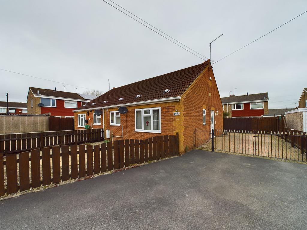 Astral Gardens, HU7, Hull 2 bed semidetached bungalow £150,000