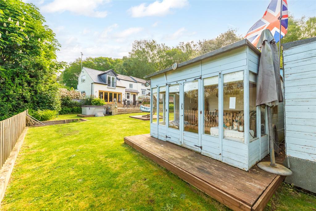 Hot Tub/Summerhouse