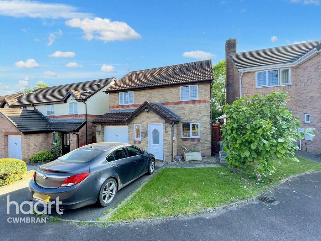 Dean Court, Cwmbran 4 bed detached house for sale £290,000