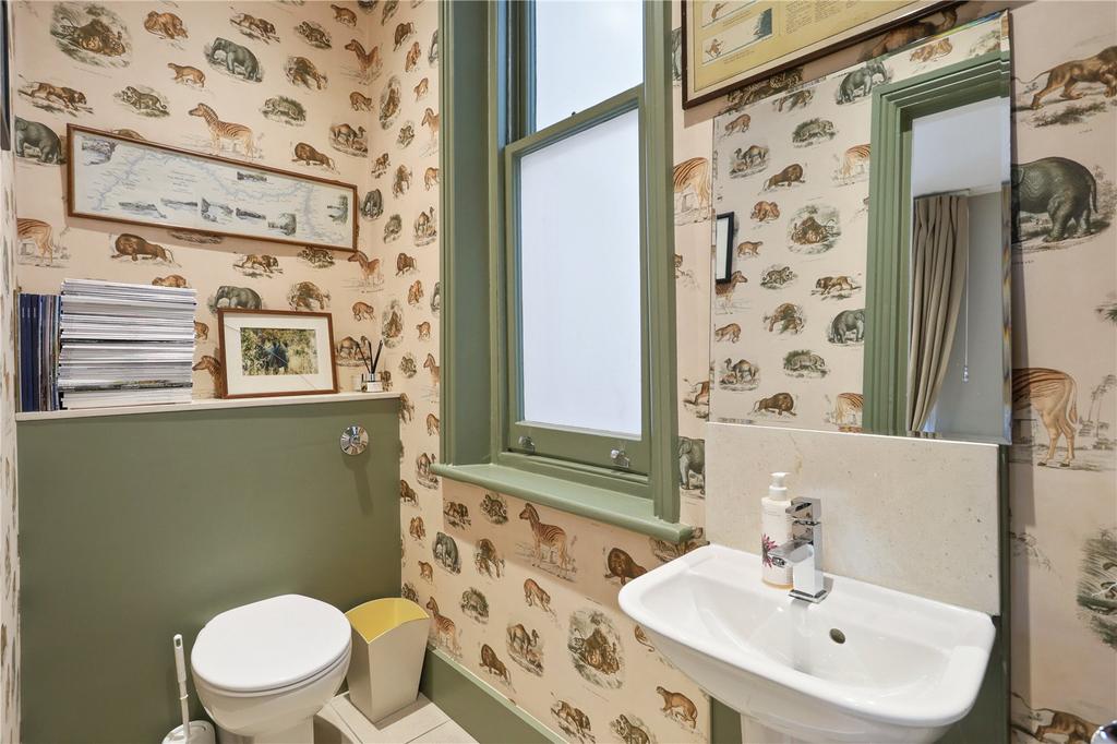 Wc Cloakroom