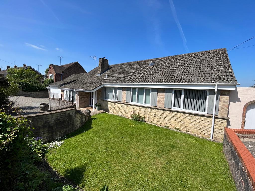 Fairview Road, Hungerford RG17 5 bed detached house for sale £675,000