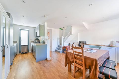 2 bedroom terraced house to rent - Charles Nex Mews, West Dulwich, West Dulwich, SE21