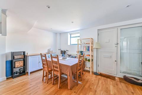 2 bedroom terraced house to rent - Charles Nex Mews, West Dulwich, West Dulwich, SE21