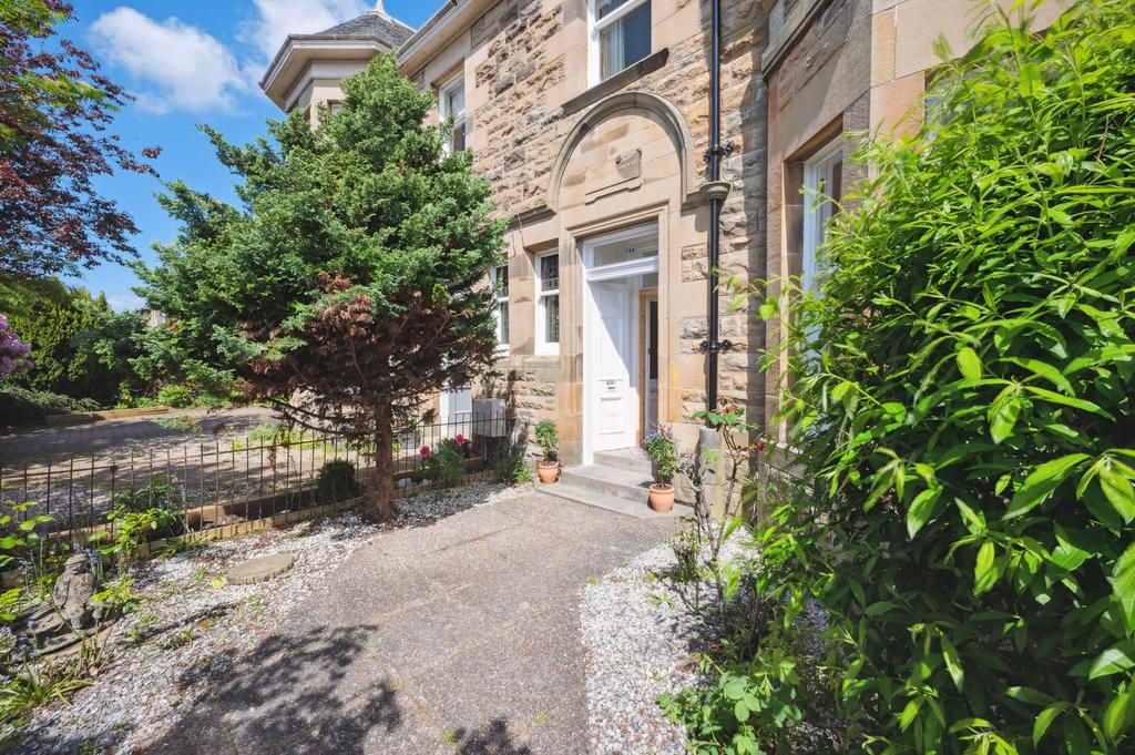 Keir Street, Bridge of Allan, Stirlingshire, FK9 4QJ 3 bed