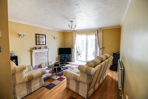 18 Cadwalader, Kinmel Bay, Rhyl, LL18 5FG