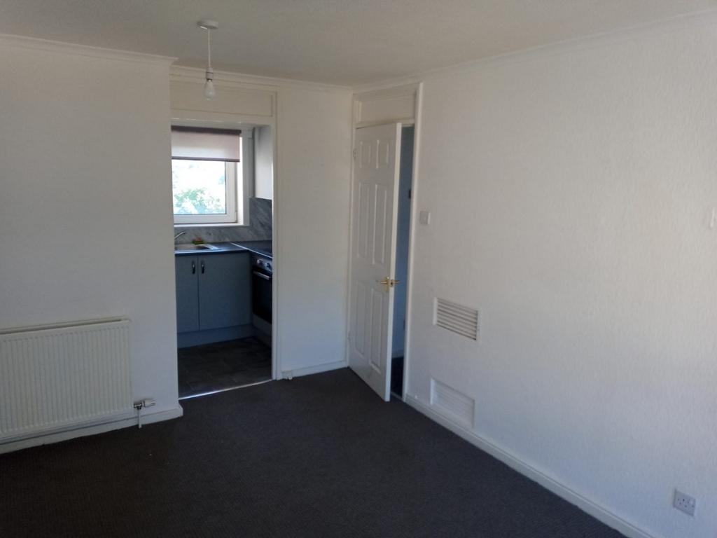 Apartment in Greenock, Inverclyde - View 3