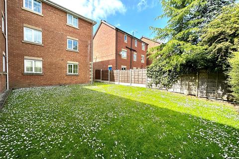 2 bedroom flat to rent, Feversham Close, Eccles, Manchester, Greater Manchester, M30