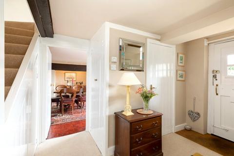 Gardeners Cottage Snow Hill, Dinton, Salisbury, SP3 5HN