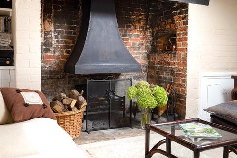 Gardeners Cottage Snow Hill, Dinton, Salisbury, SP3 5HN