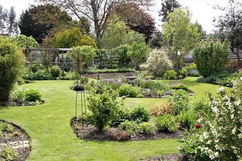 Gardeners Cottage Snow Hill, Dinton, Salisbury, SP3 5HN