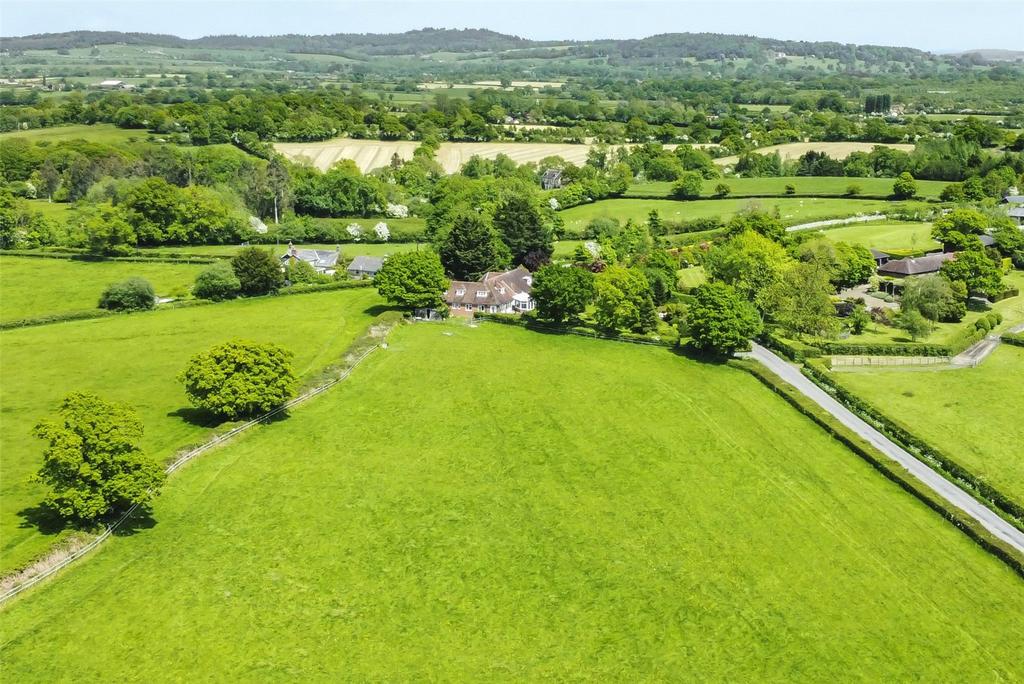 Sedgehill Corner, Shaftesbury, SP7 3 bed equestrian property