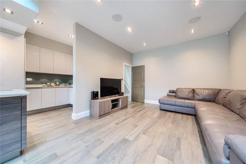 4 bedroom end of terrace house for sale - Connaught Gardens, Palmers Green, London, N13