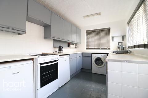 2 bedroom end of terrace house for sale - Keith Road, Barking