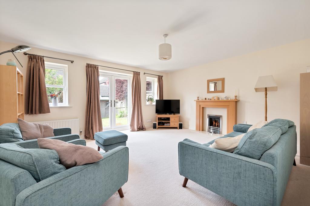 The Crescent, Melton Mowbray, LE13 4 bed detached house for sale £362,500