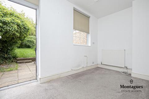 3 Albany Court, Epping, CM16 5ED