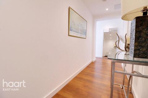 2 bedroom apartment for sale, Shaftesbury Road, London