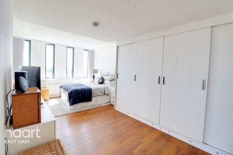 2 bedroom apartment for sale, Shaftesbury Road, London