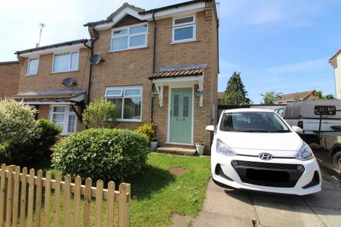 3 bedroom semi-detached house for sale - Platters Close, Ipswich, IP3