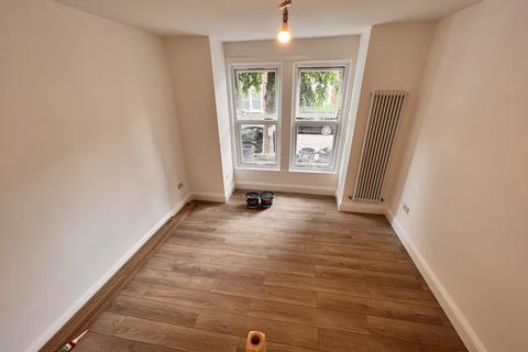 2 bedroom flat to rent - Harberton Road, London N19